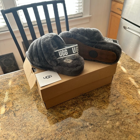 UGG Fluff Yeah Slides - Picture 1 of 8